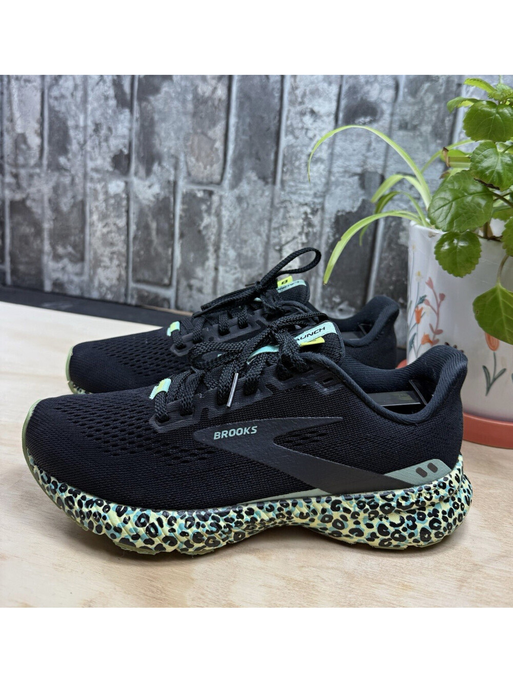 Brooks Launch 8 Women’s Green/Black Low Top Lace-Up Mesh Leopard 120345-1B-022
